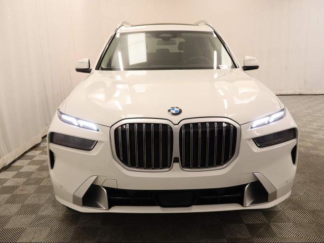 Used 2026 BMW X7 xDrive40i AWD/4WD image 3