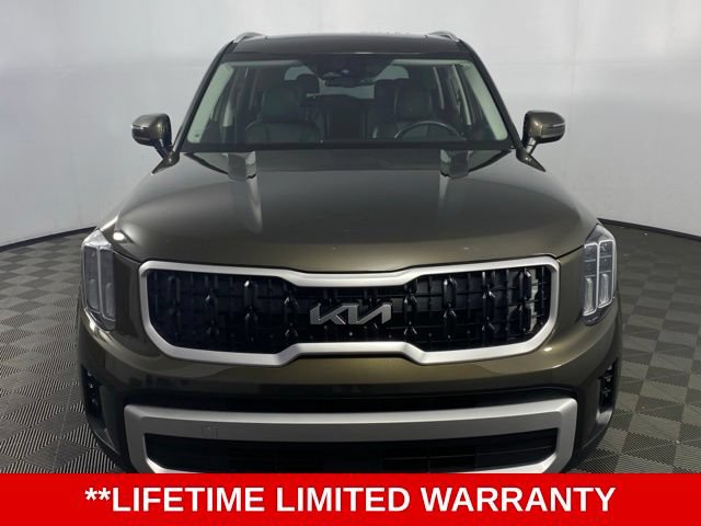 Used 2025 Kia Telluride EX w/ EX Captain's Chair Package FWD image 3