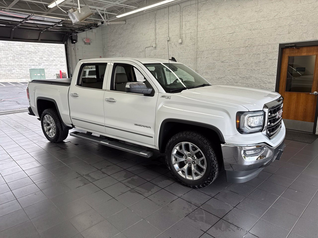 Used 2018 GMC Sierra 1500 SLT w/ SLT Premium Package