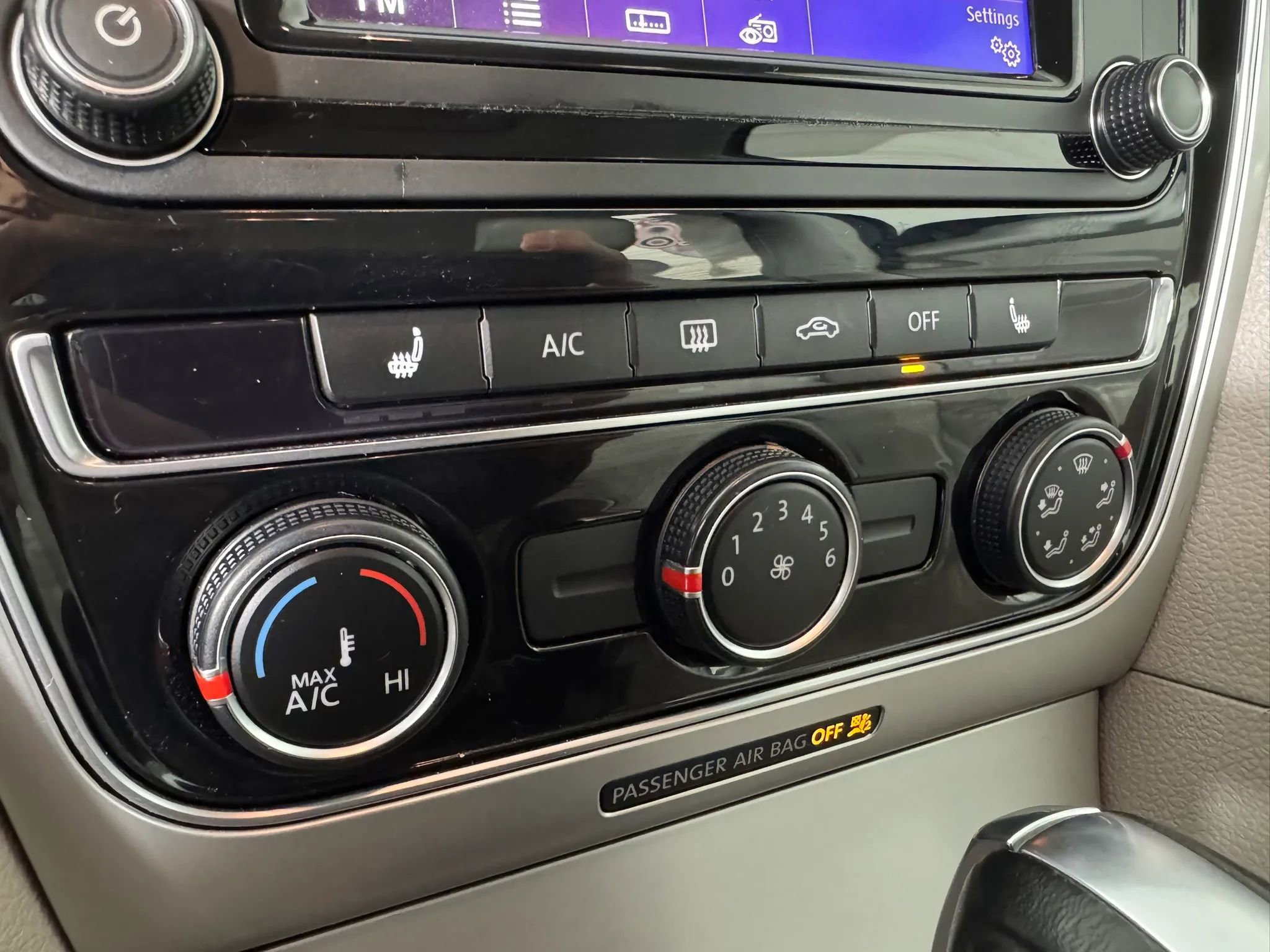 Used 2019 Volkswagen Passat 2.0T Wolfsburg w/ Wheels & Sunroof Package image 20