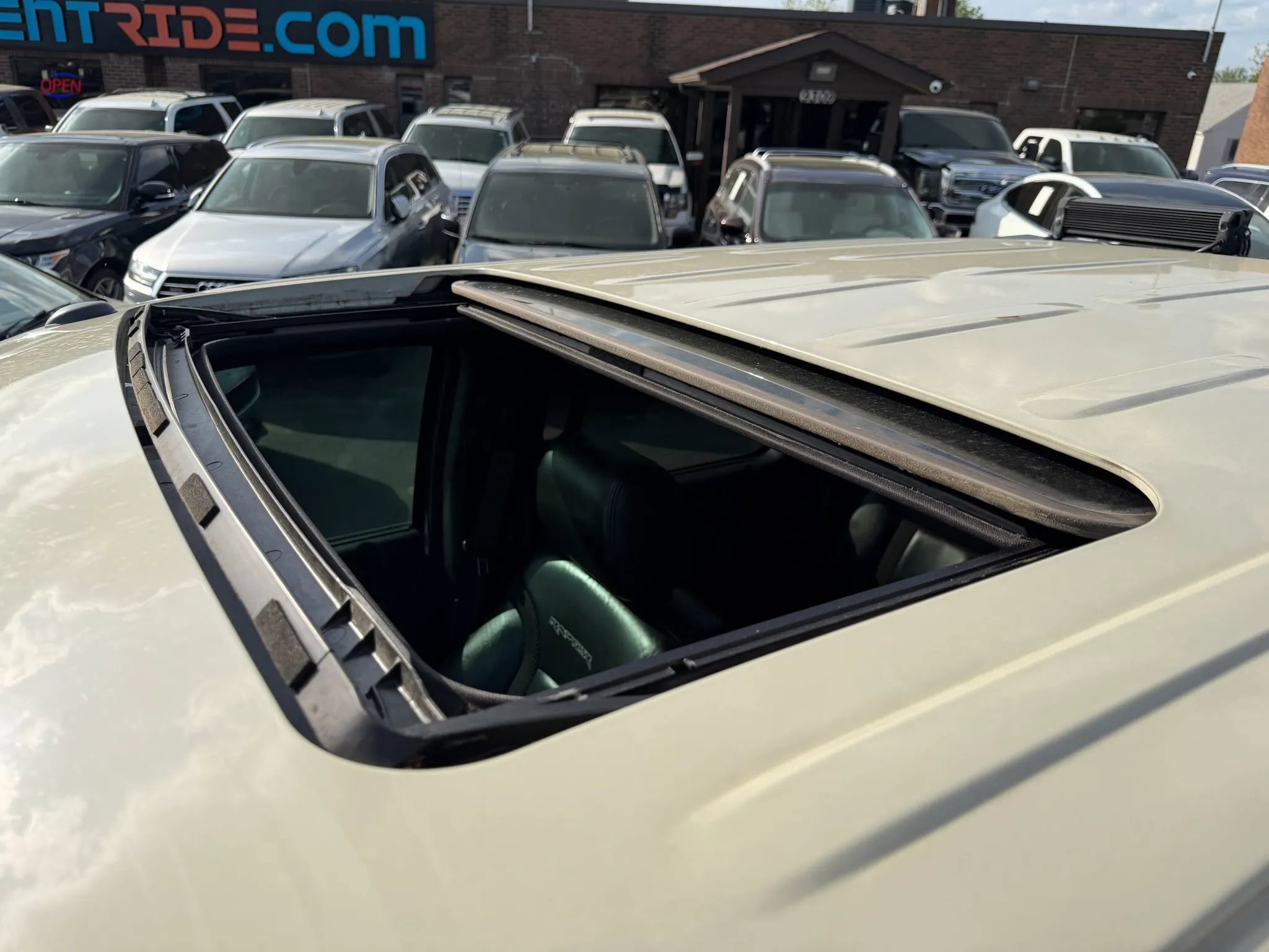 Used 2013 Ford F150 Raptor w/ Luxury Equipment Group AWD/4WD image 36