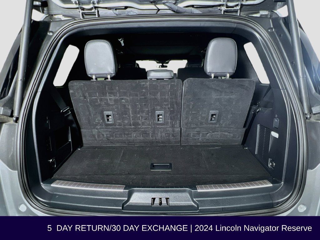 Used 2024 Lincoln Navigator Reserve AWD/4WD image 32