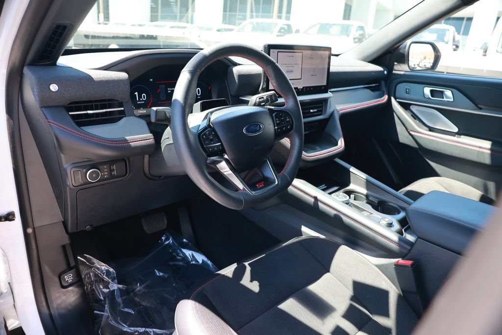 Used 2025 Ford Explorer ST AWD/4WD image 16