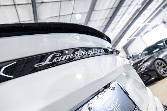 Used 2022 Lamborghini Urus AWD/4WD image 15