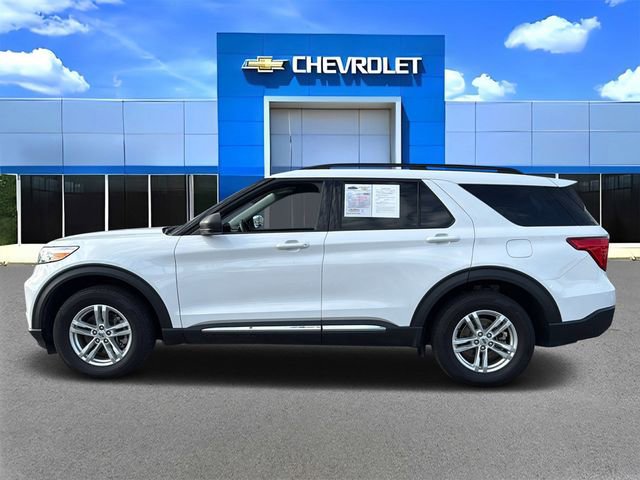 Used 2023 Ford Explorer XLT w/ Equipment Group 202A image 6