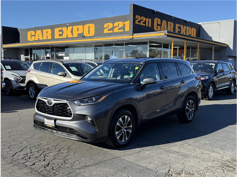 Used 2021 Toyota Highlander XLE