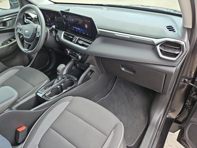 Used 2025 Chevrolet TrailBlazer LT AWD/4WD image 19