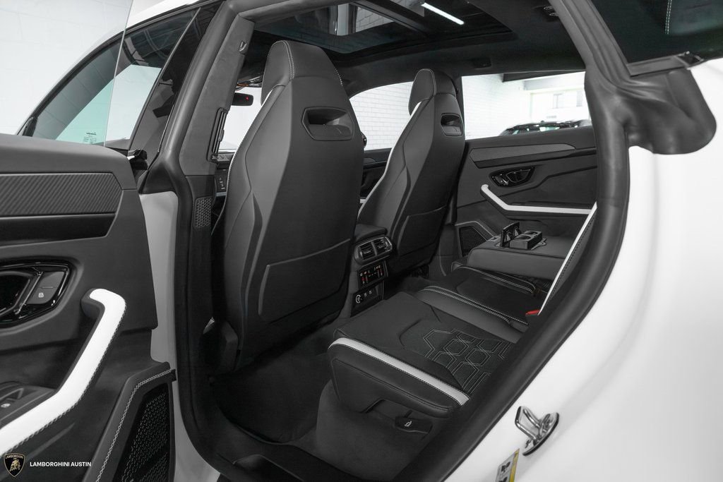 Used 2025 Lamborghini Urus SE image 37