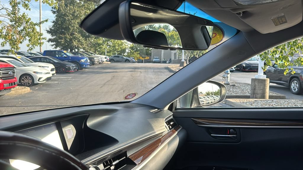 Used 2017 Lexus ES 350 w/ Luxury Package FWD image 23