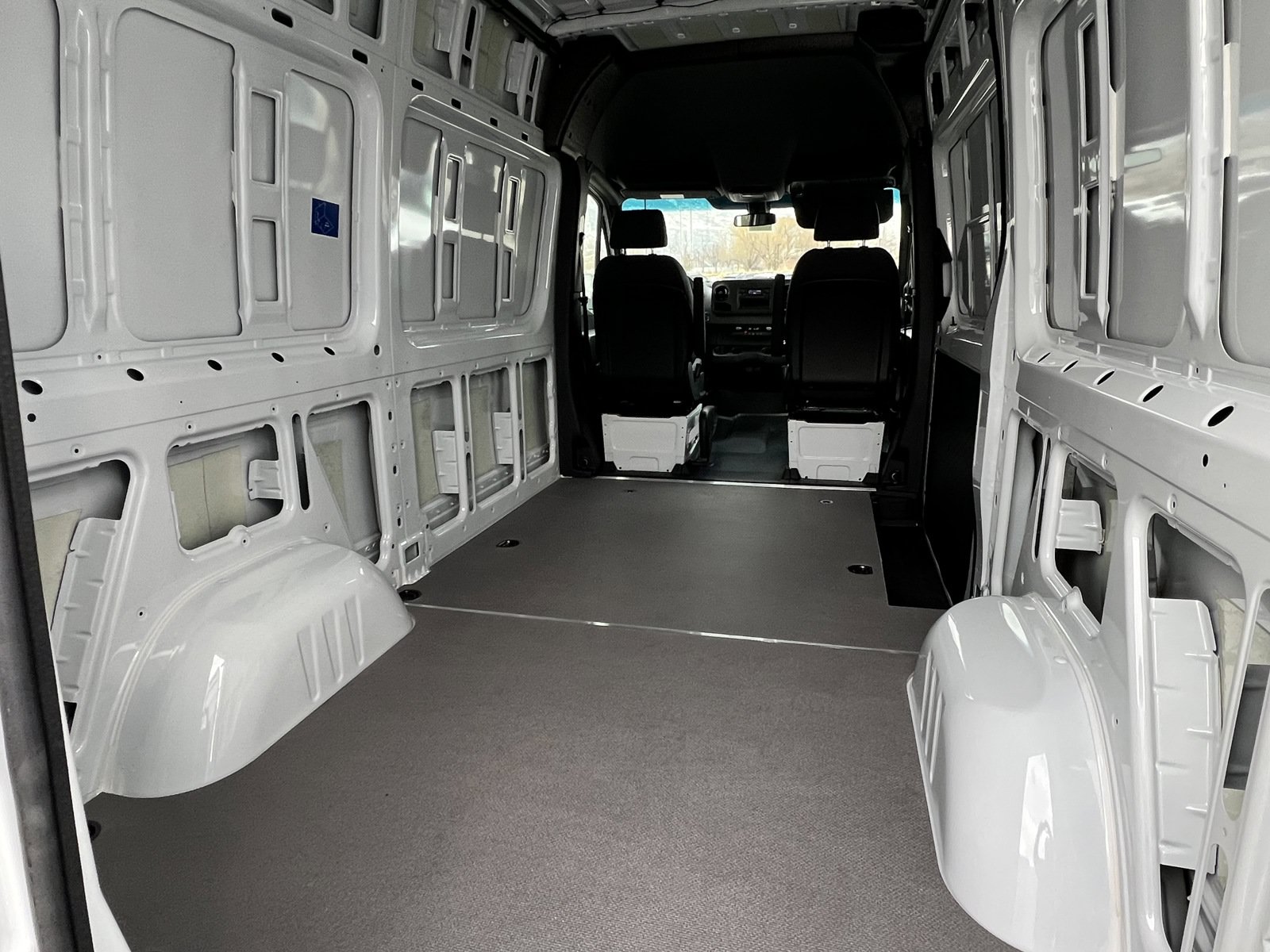 Used 2025 Mercedes-Benz Sprinter 2500 image 20