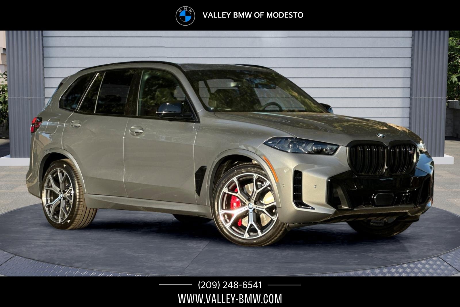 New 2026 BMW X5 M60i image 1