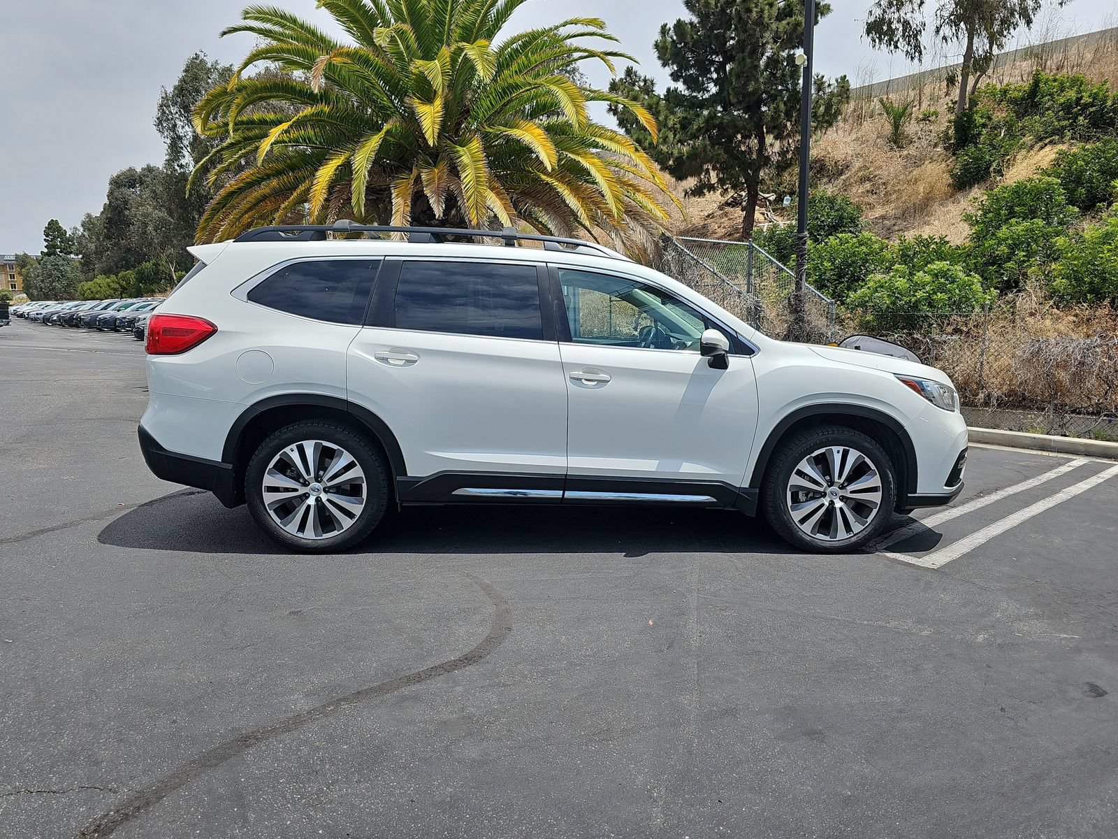 Used 2020 Subaru Ascent Limited w/ Technology Package AWD/4WD image 8