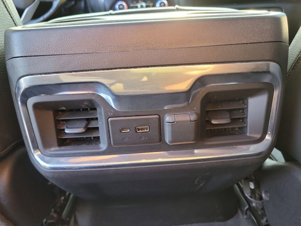 Used 2022 GMC Sierra 3500 Denali w/ Denali Ultimate Package image 13