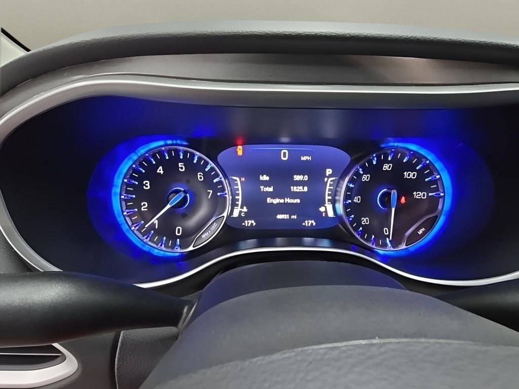 Used 2024 Chrysler Pacifica Touring-L image 30
