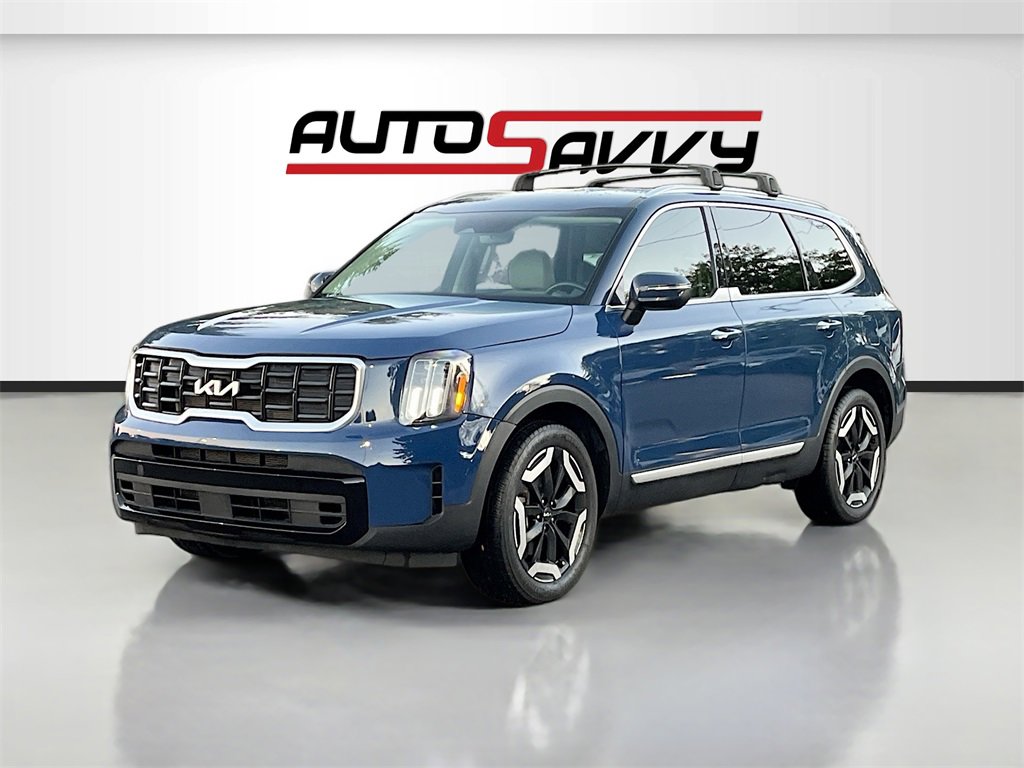 Used 2023 Kia Telluride S image 3