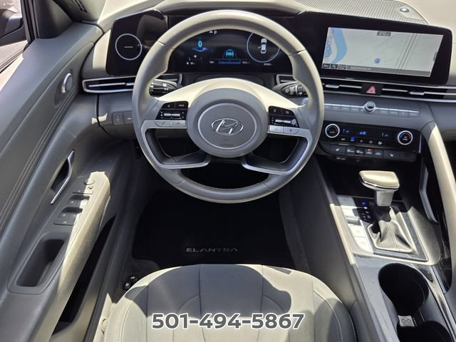 Used 2023 Hyundai Elantra SEL w/ Convenience Package FWD image 12