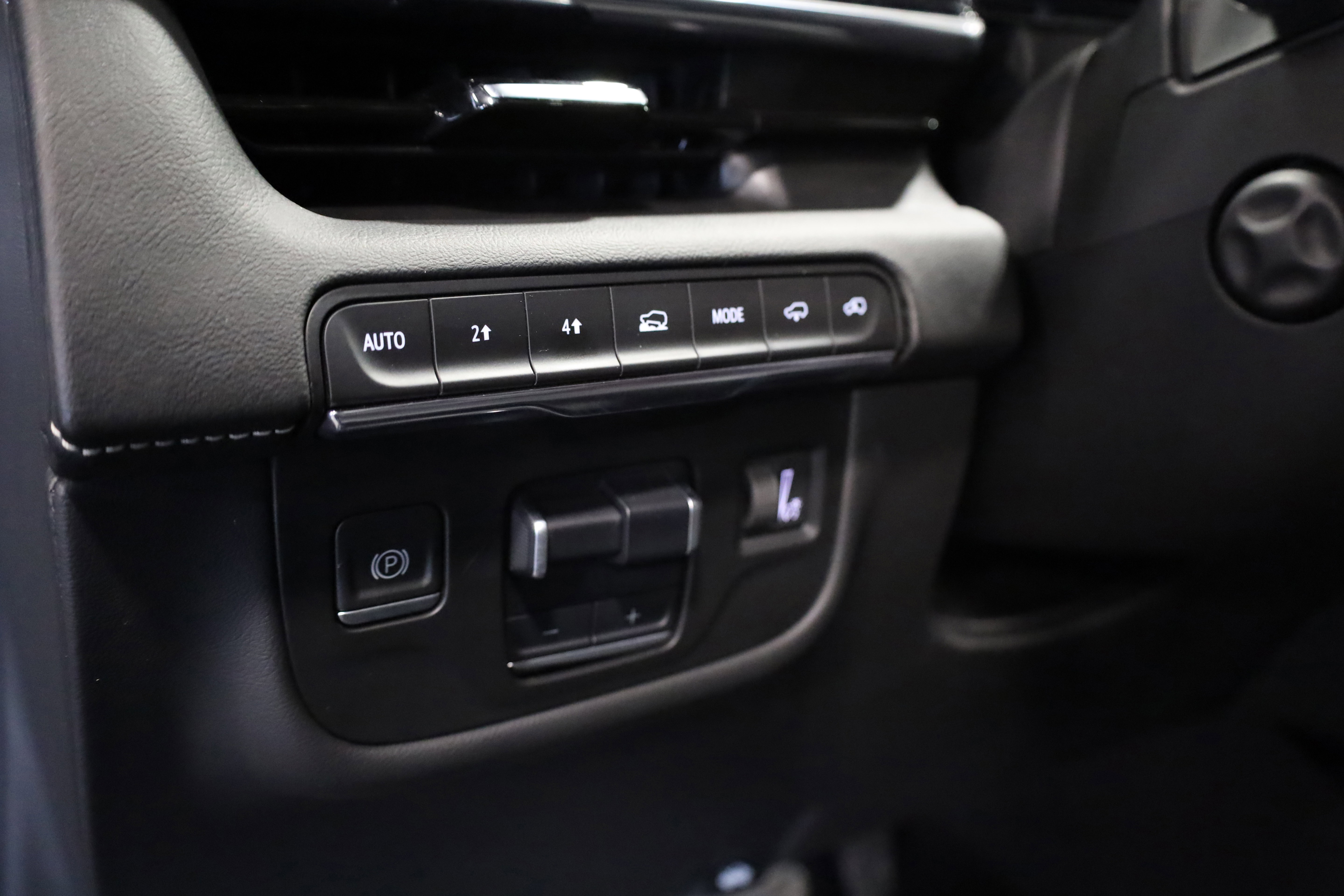 Used 2022 Cadillac Escalade Sport w/ Touring Package image 20