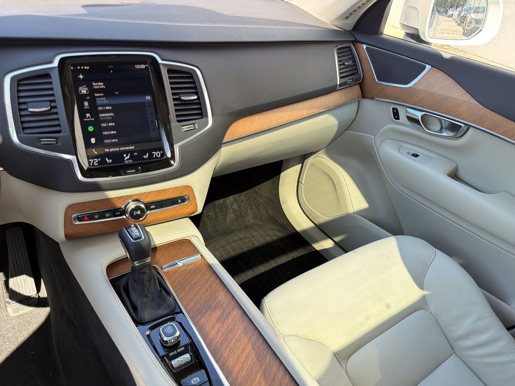 Used 2021 Volvo XC90 T6 Momentum w/ Climate Package AWD/4WD image 26