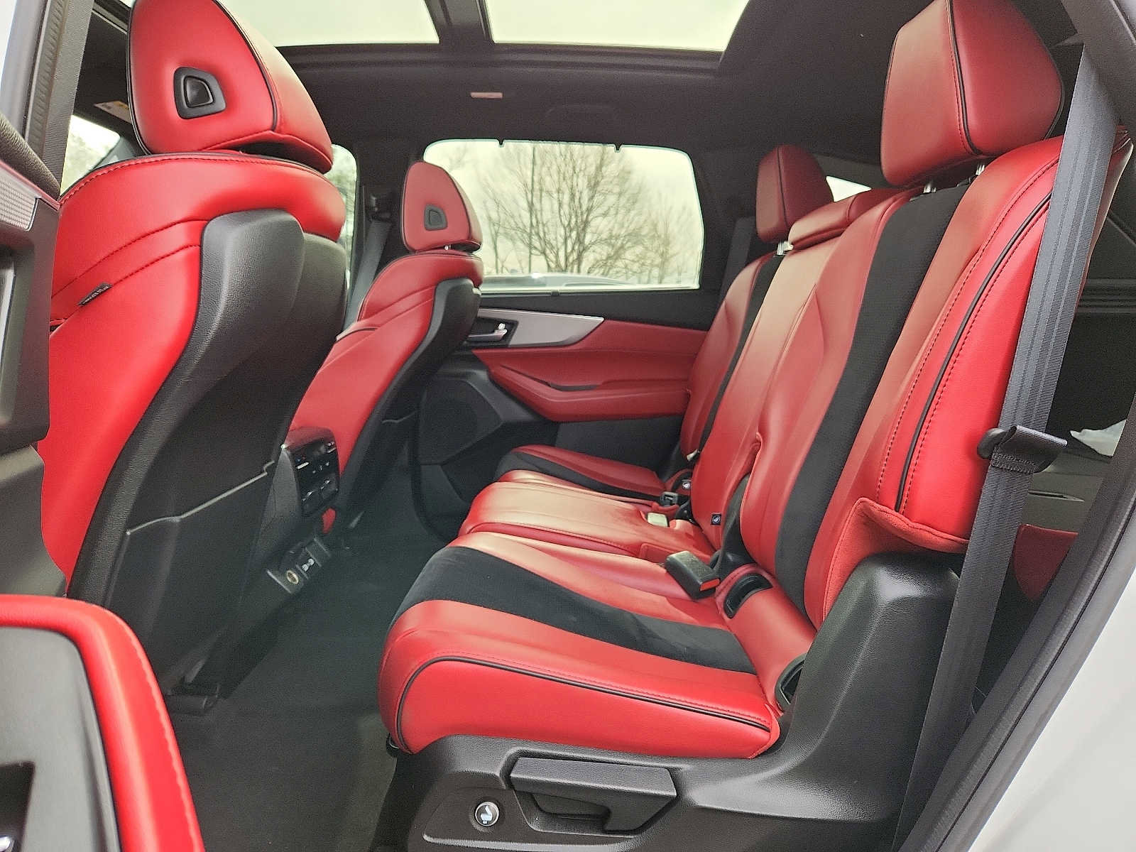 Used 2023 Acura MDX A-Spec image 10