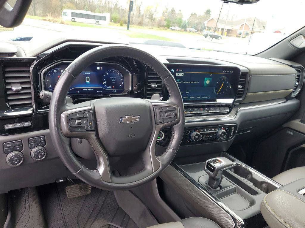Certified 2022 Chevrolet Silverado 1500 ZR2 w/ Technology Package AWD/4WD image 8
