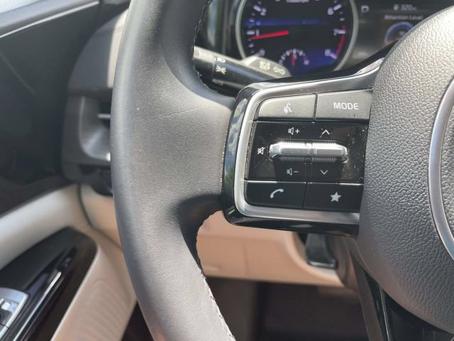 Used 2024 Kia Carnival EX FWD image 25
