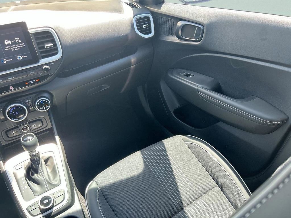 New 2026 Hyundai Venue SEL FWD image 18