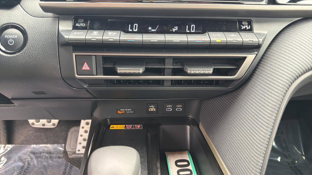 Certified 2025 Toyota Camry SE image 25