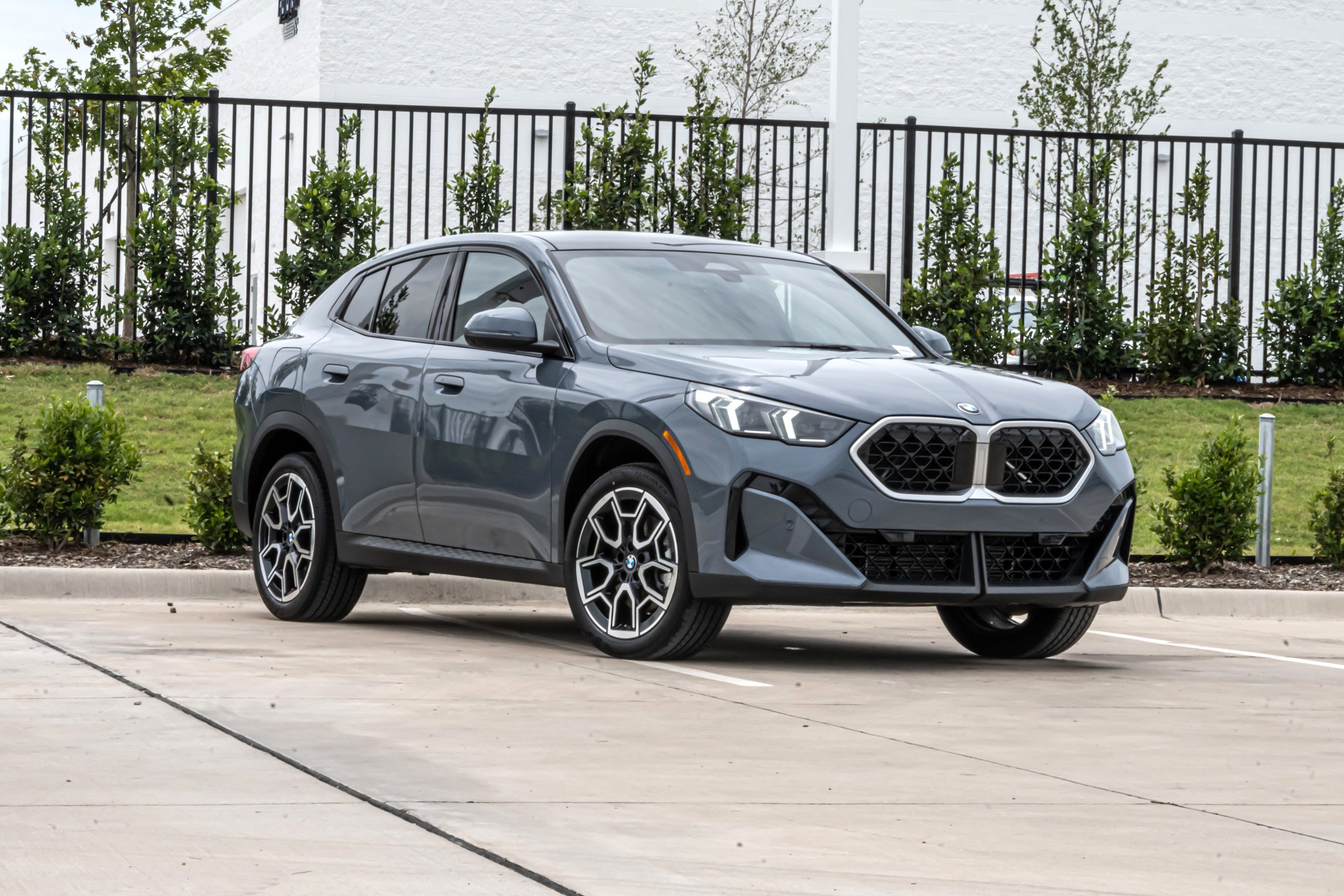 Certified 2026 BMW X2 xDrive28i AWD/4WD image 2