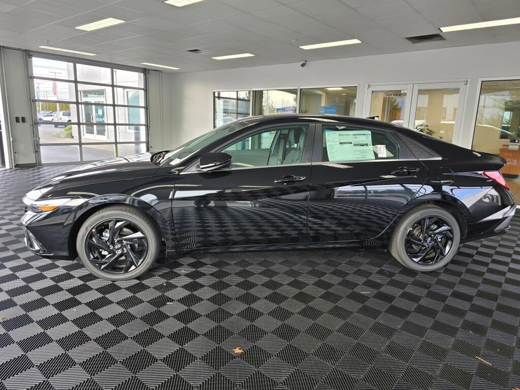 New 2026 Hyundai Elantra SEL Sport image 8