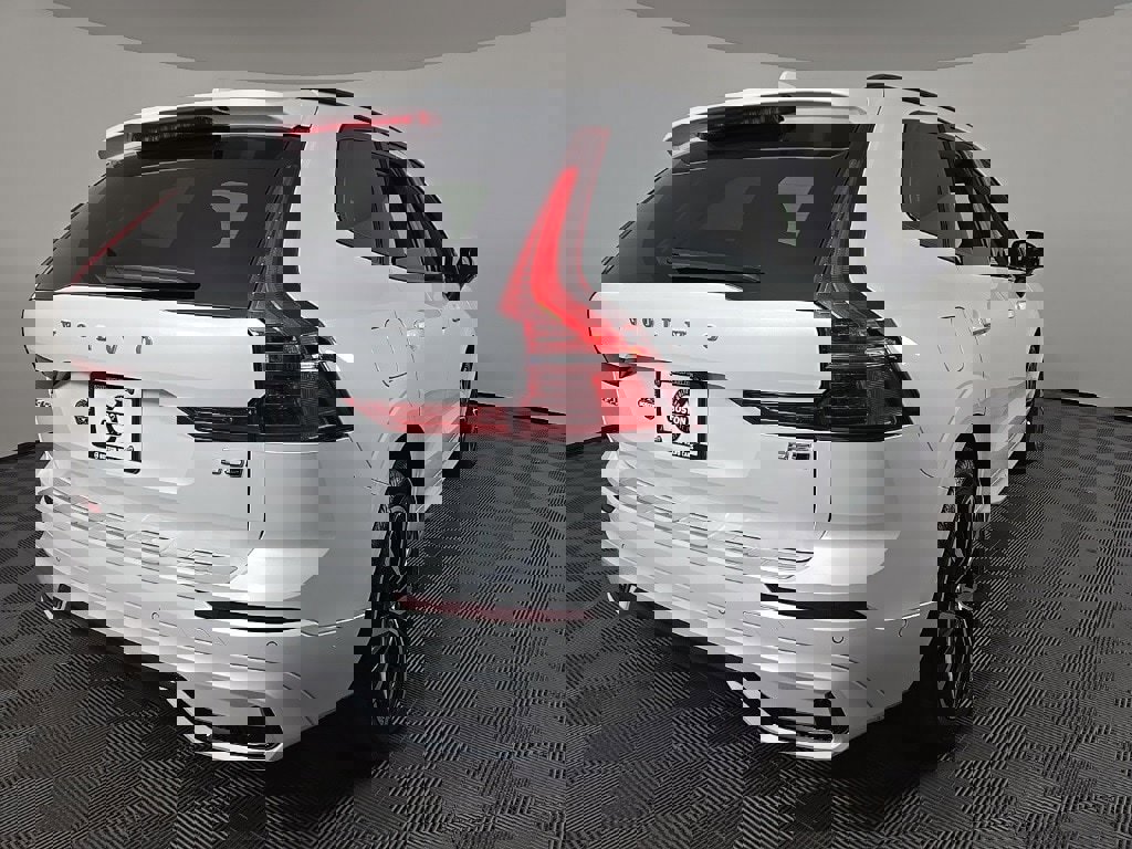 New 2025 Volvo XC60 B5 Plus w/ Protection Package Premier image 8