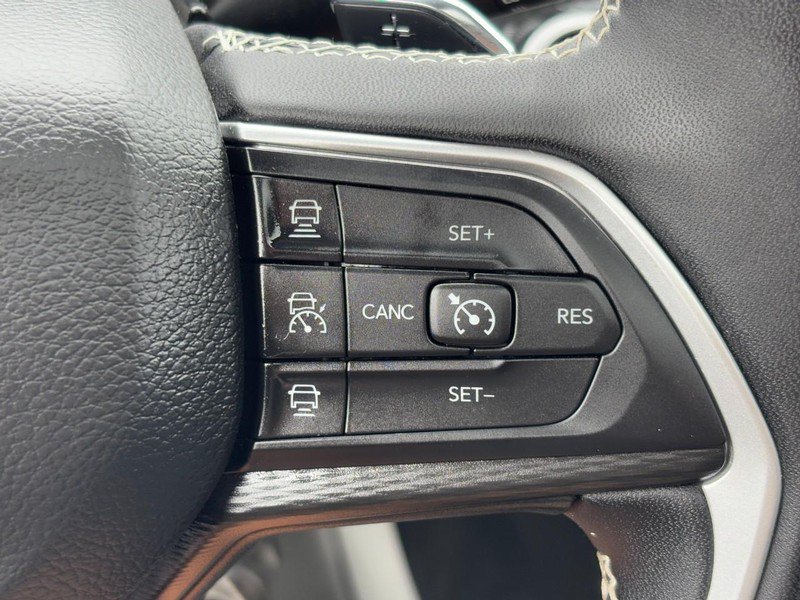 Used 2023 Jeep Grand Cherokee Altitude AWD/4WD image 19