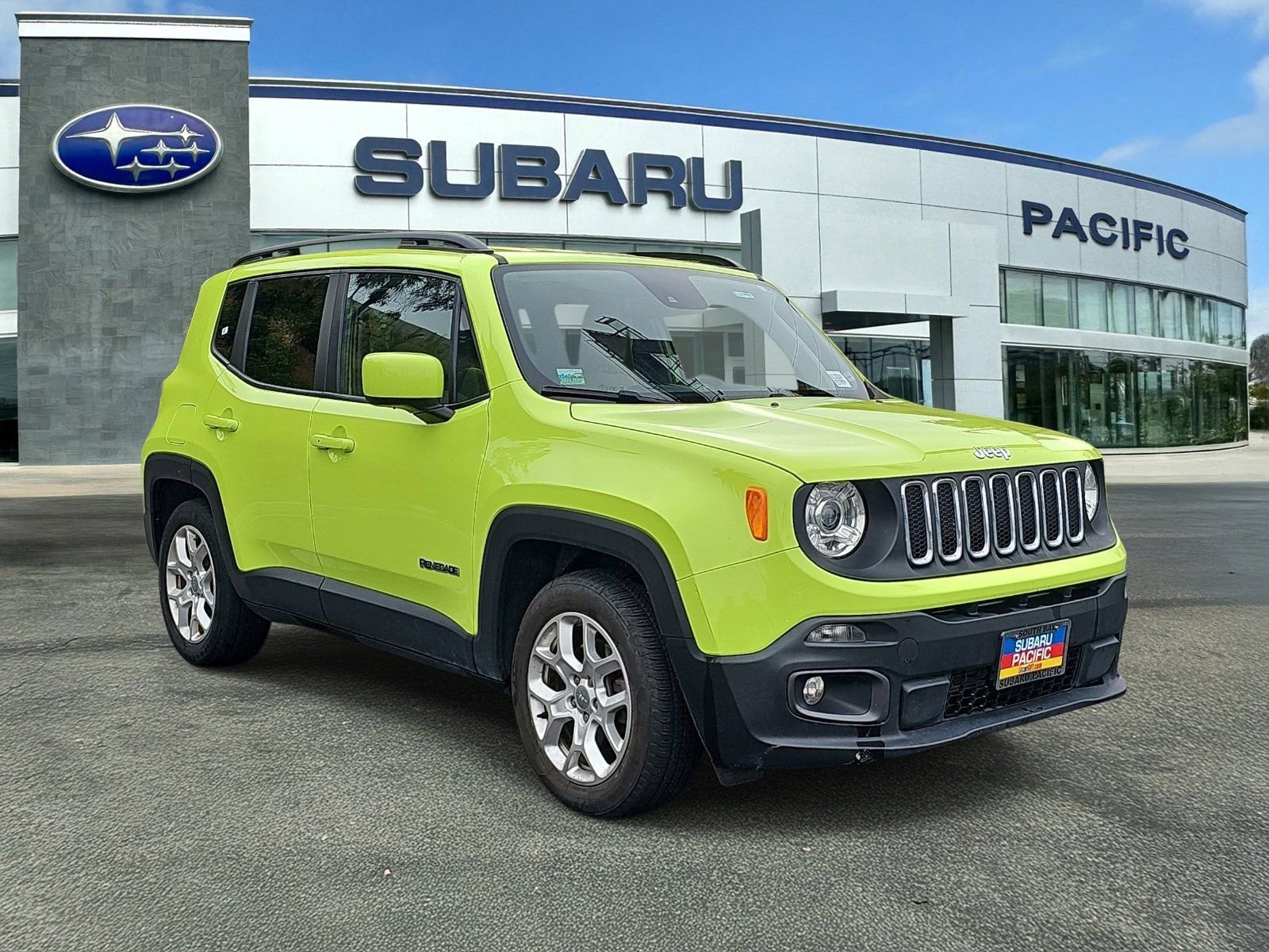 Used 2018 Jeep Renegade Latitude w/ Advanced Technology Group FWD image 1
