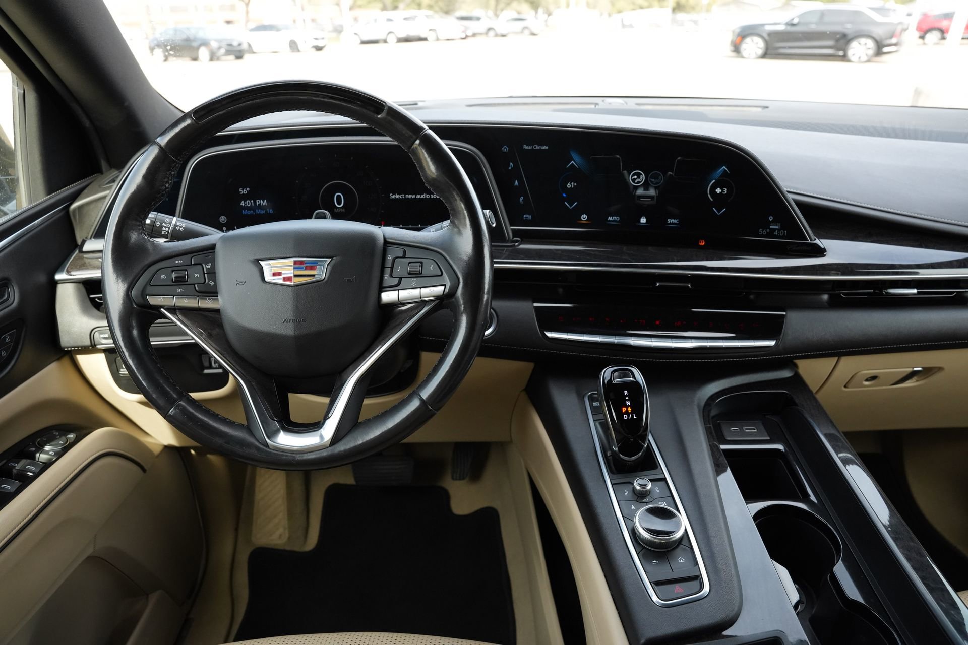 Used 2023 Cadillac Escalade Premium Luxury image 9