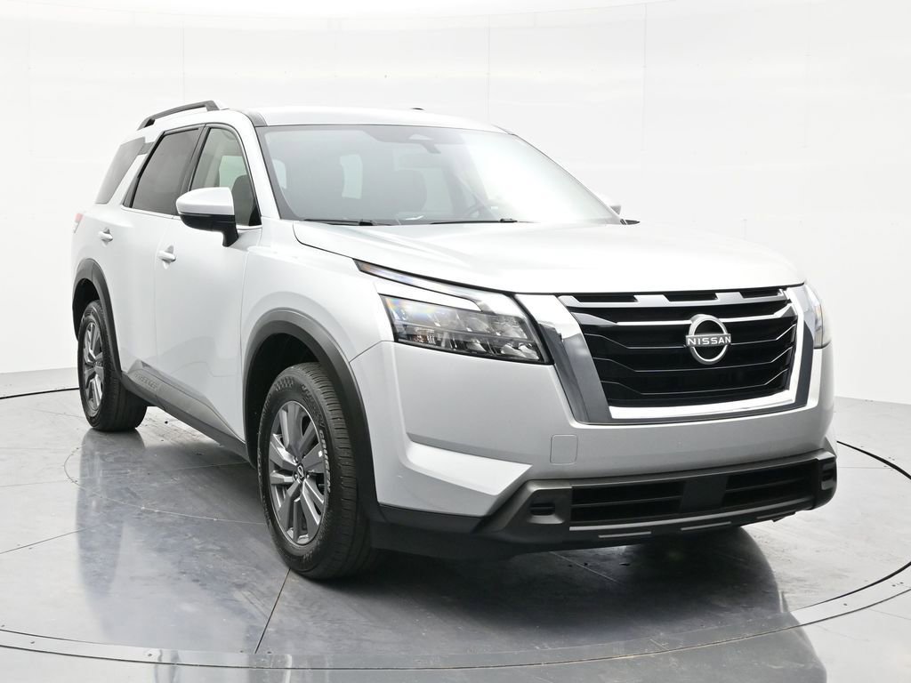 Used 2024 Nissan Pathfinder SV AWD/4WD image 3