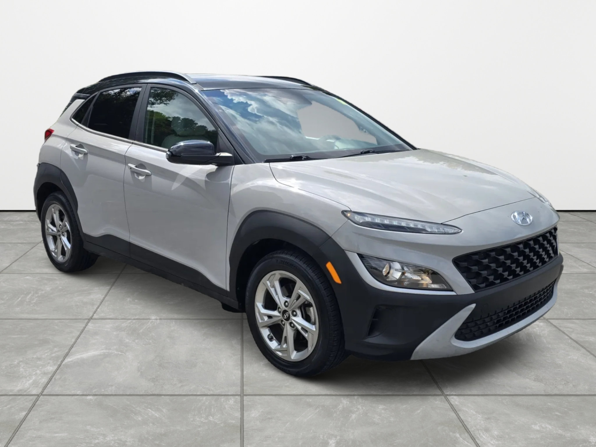 Used 2023 Hyundai Kona SEL AWD/4WD image 2