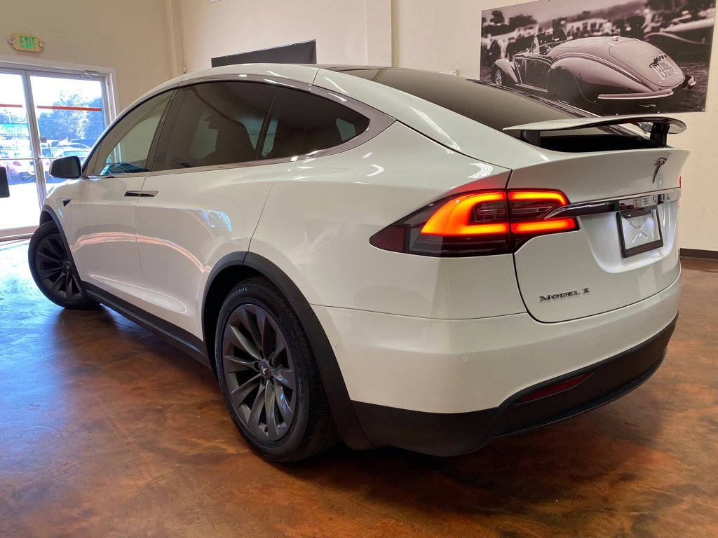 Used 2018 Tesla Model X AWD/4WD image 2