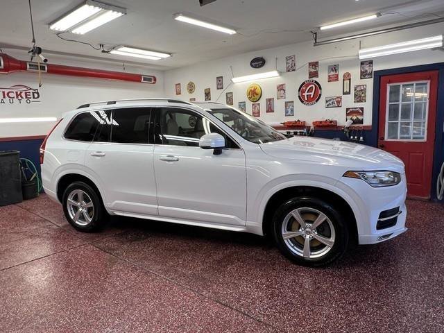 Used 2016 Volvo XC90 T5 Momentum AWD/4WD image 4