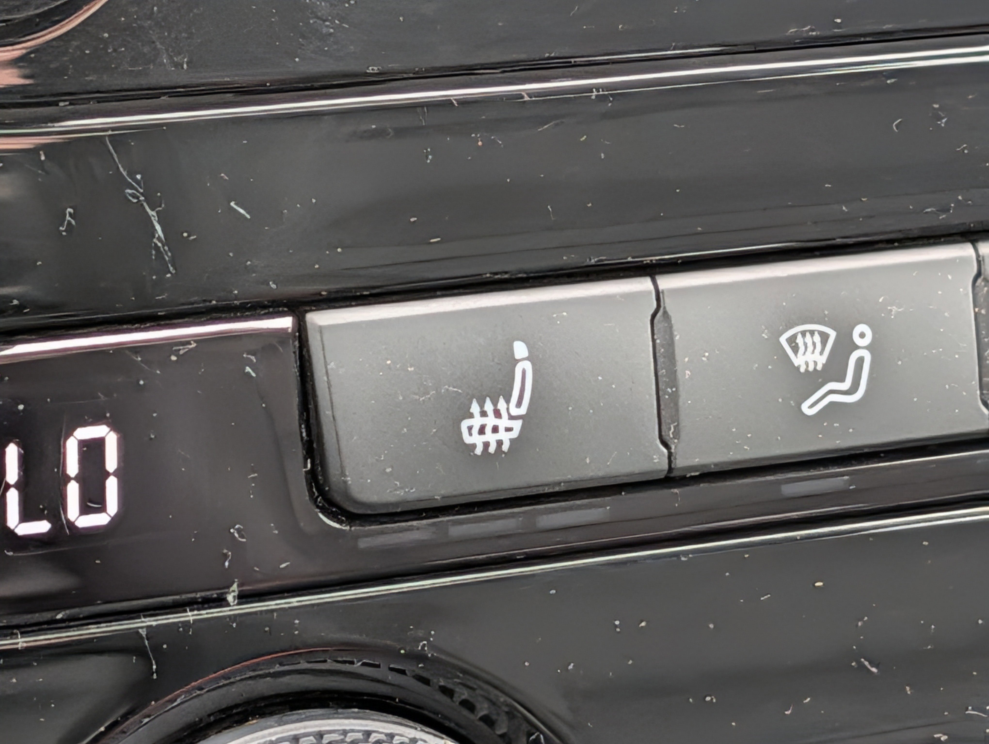 Used 2021 Volkswagen Passat 2.0T SE FWD image 31