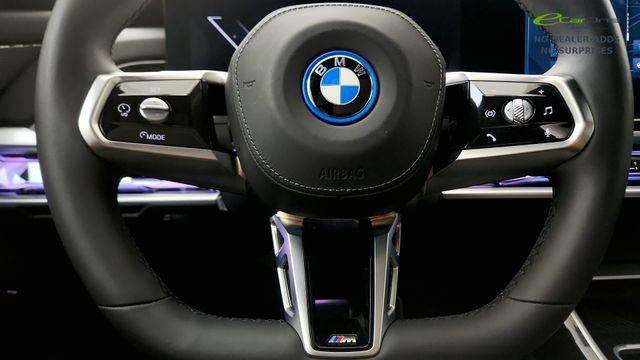 Used 2025 BMW i7 xDrive60 w/ Executive Package RWD image 57