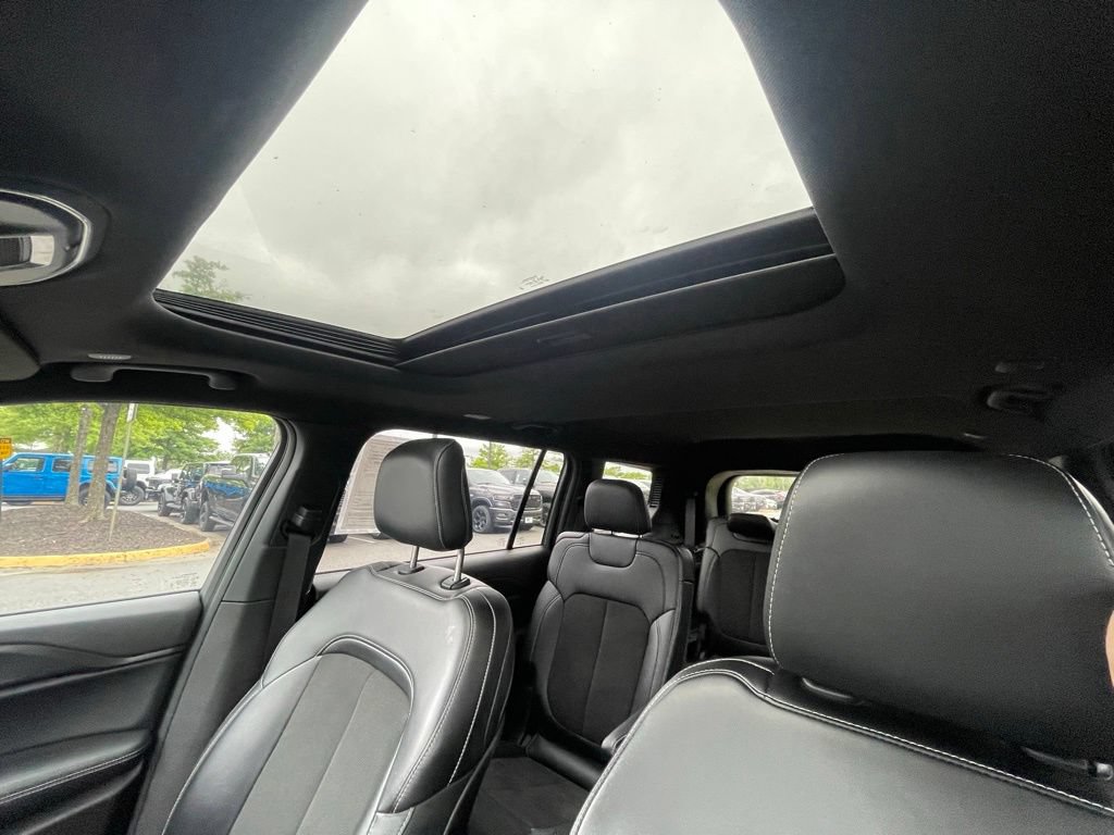 Used 2025 Jeep Grand Cherokee L Altitude AWD/4WD image 31