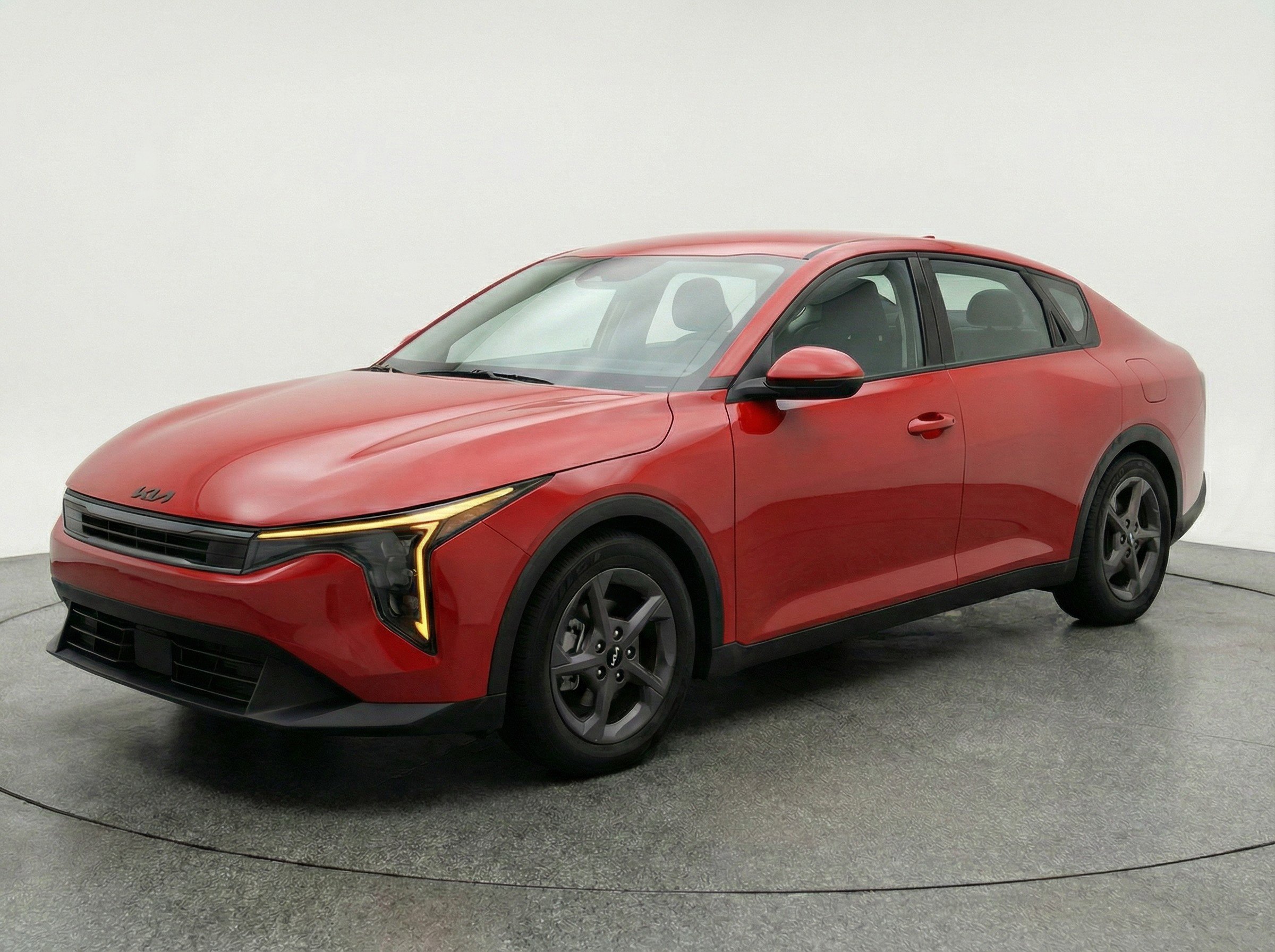 Used 2025 Kia K4 LXS image 3
