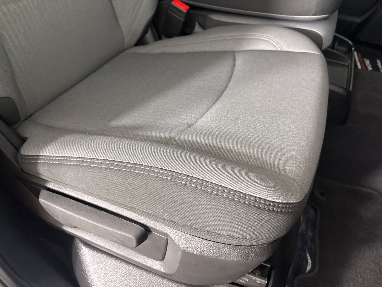 Used 2024 RAM 3500 Big Horn image 28