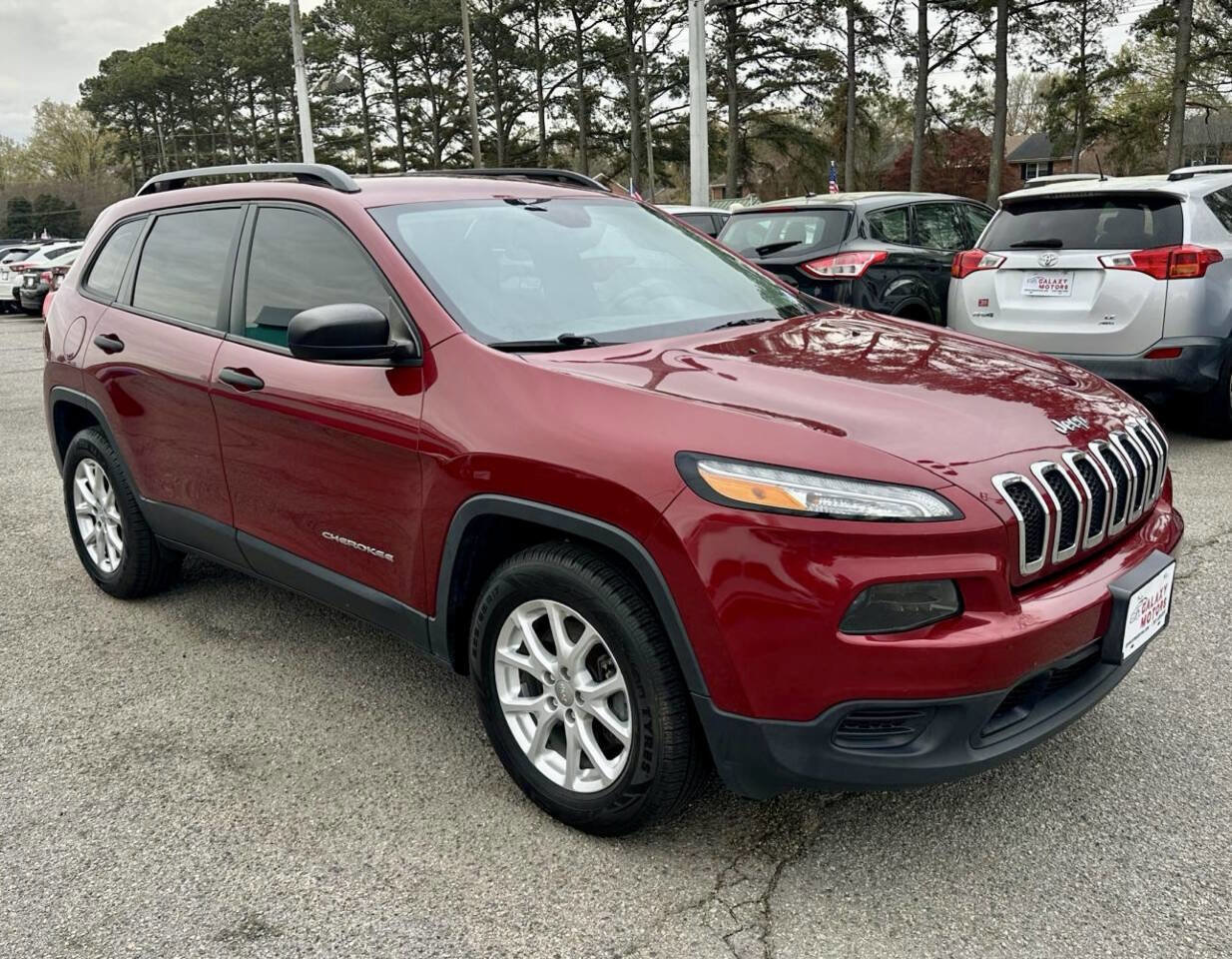 Used 2016 Jeep Cherokee Sport AWD/4WD image 3