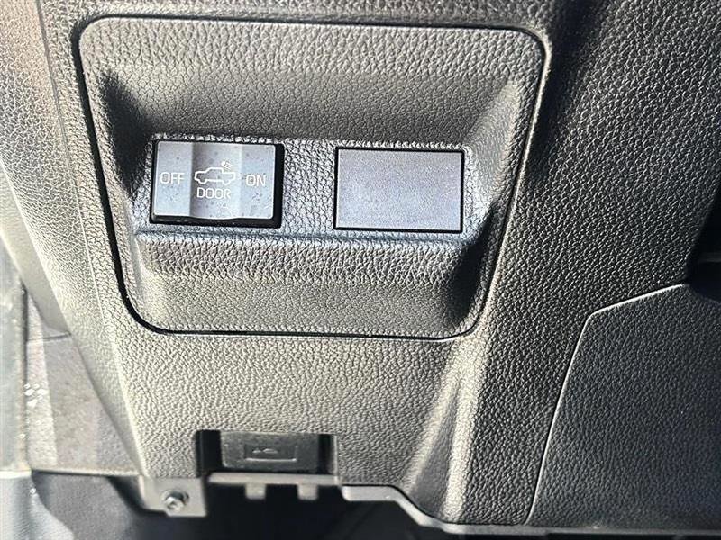 Used 2024 Toyota Tacoma SR5 AWD/4WD image 20