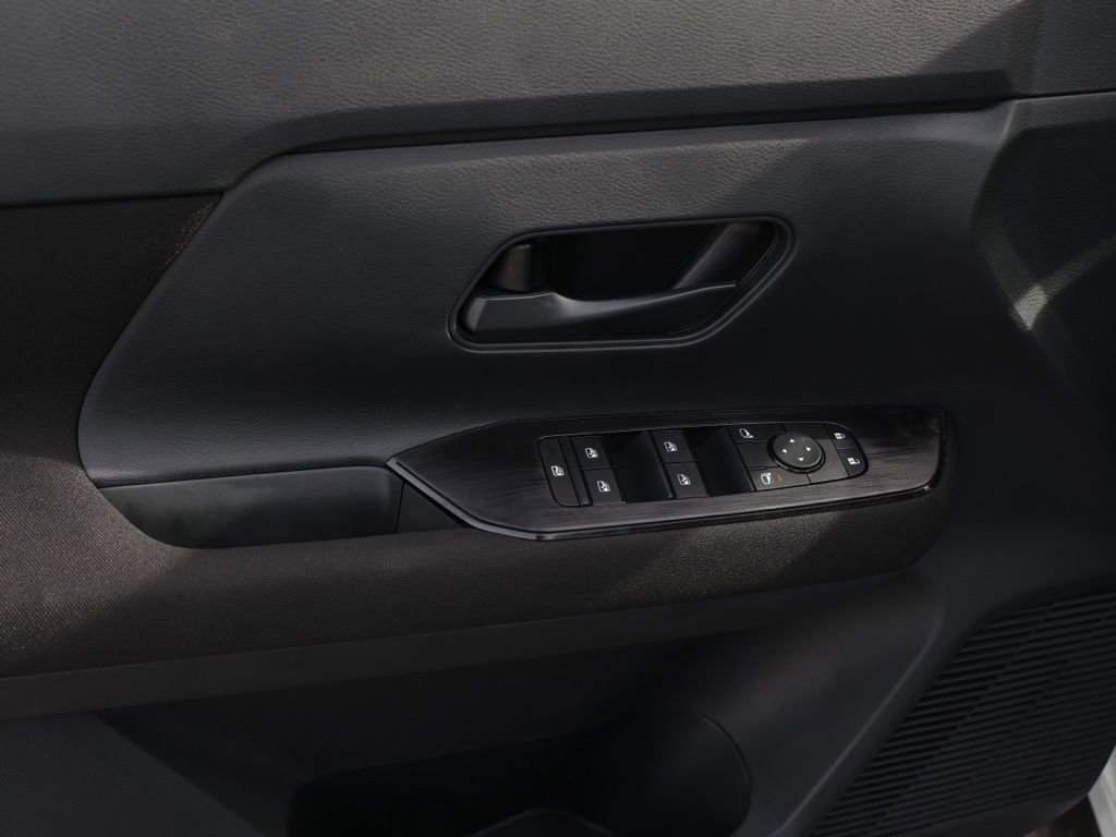 New 2026 Nissan Kicks S FWD image 24