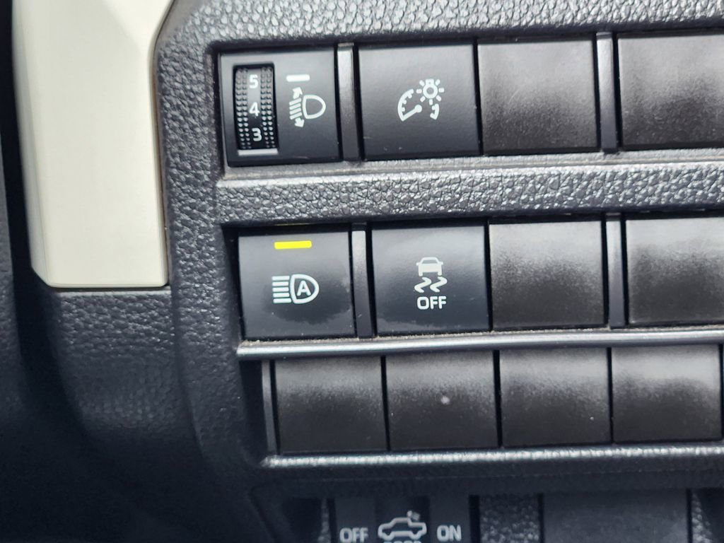 Used 2024 Toyota Tacoma TRD Off-Road AWD/4WD image 13