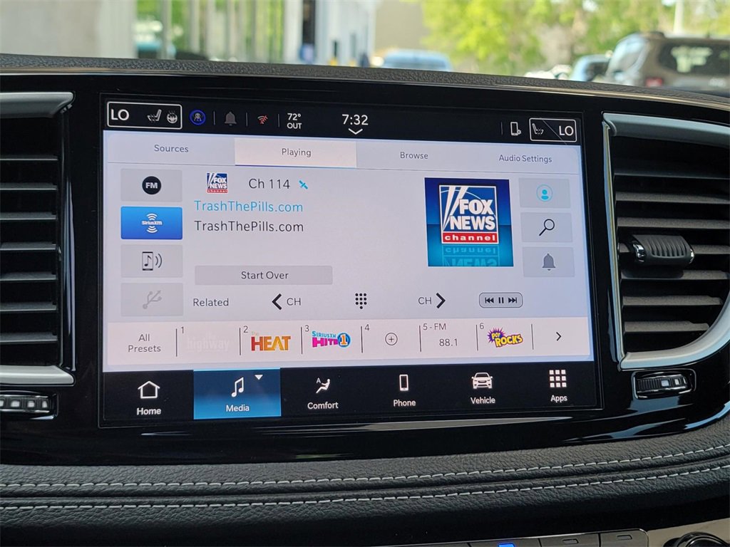 New 2025 Chrysler Pacifica Select image 25