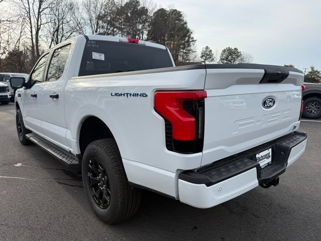 Used 2025 Ford F150 Lightning XLT AWD/4WD image 3