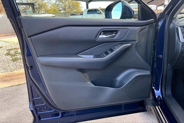 Certified 2024 Nissan Rogue SV image 21