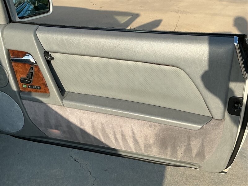 Used 1990 Mercedes-Benz 500 SL image 33
